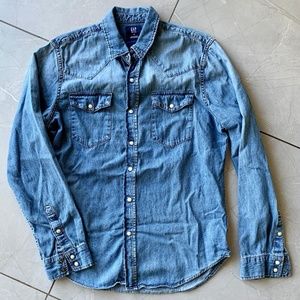 Gap Denim Shirt– Men's Size Med Slim Fit, Like New